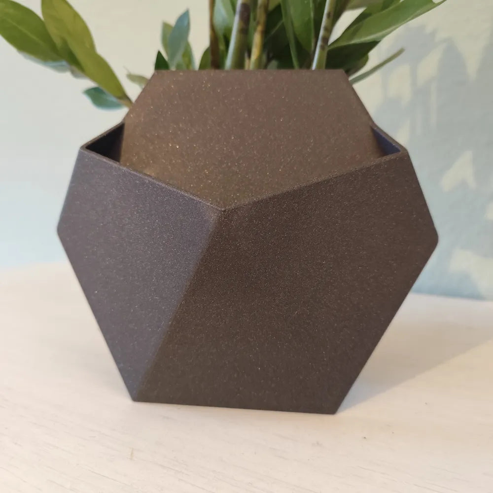 Wall-Mounted Minimalist Plant Pot "Stealth"