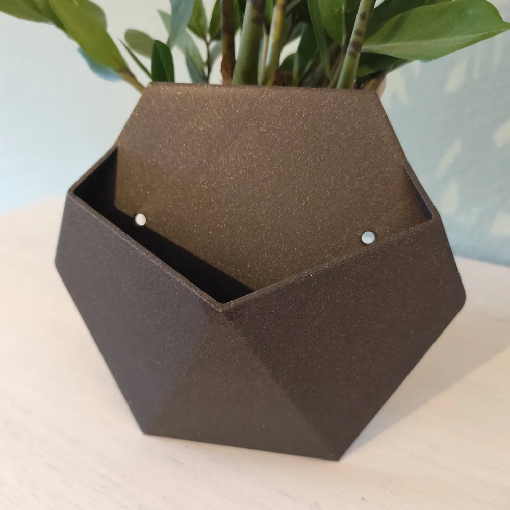 Wall-Mounted Minimalist Plant Pot "Stealth"