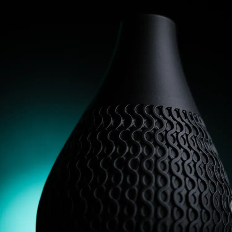 echo · vase
